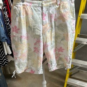 Bermudas or capris . 23” waist to hem pretty pastel. 💯 cotton.